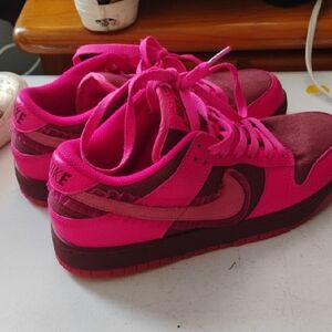Nike Women's Pink Sneakers